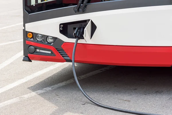 Development status and trend analysis of electric vehicle power battery